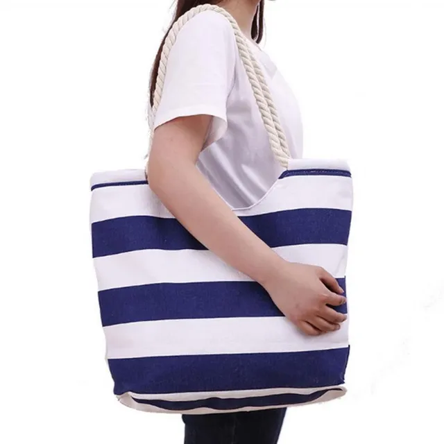 Moderní trendy pruhovaná stylová taška přes rameno pro dokonale strávený čas u vody