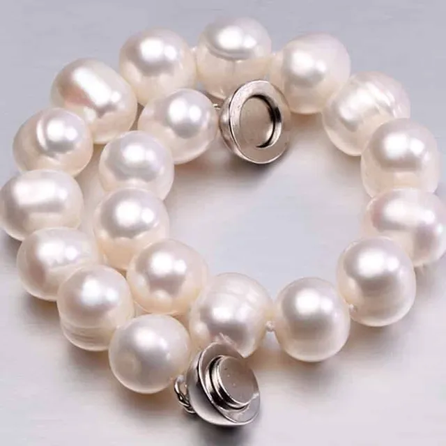 Beautiful pearl bracelet