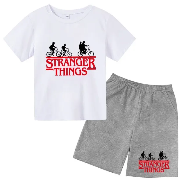 Zestaw sportowy dla dzieci z drukiem Stranger Things - szorty + koszulk