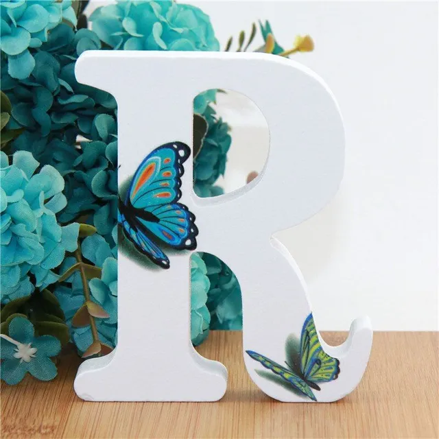 Dekorativní dřevěné písmeno s motýly