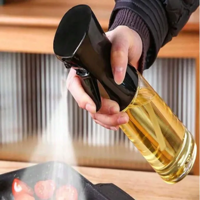 Modern oil sprayer with a capacity of 300 ml - versatile kitchen helper