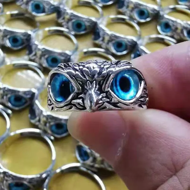 Men's ring in the shape of owl's eyes