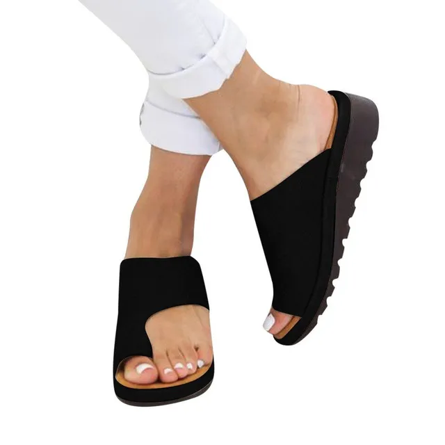 Comfortable orthopaedic sandals in black