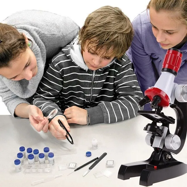 Children's microscope with equipment