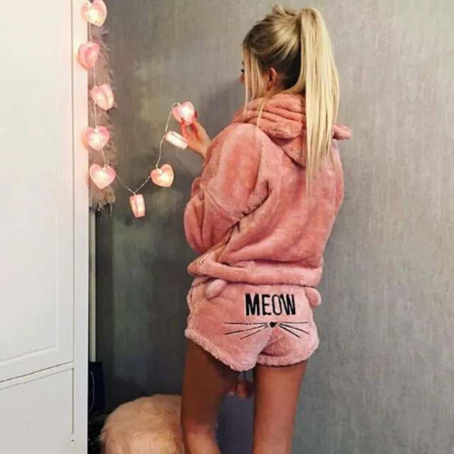 Ensemble de pyjama en peluche doux pour femme avec oreilles sur la capuche