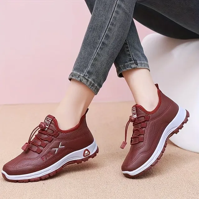 Women's winter stylish sneakers with waterproof and anti-slip sole, heated and made of high-quality artificial leather for outdoor activities