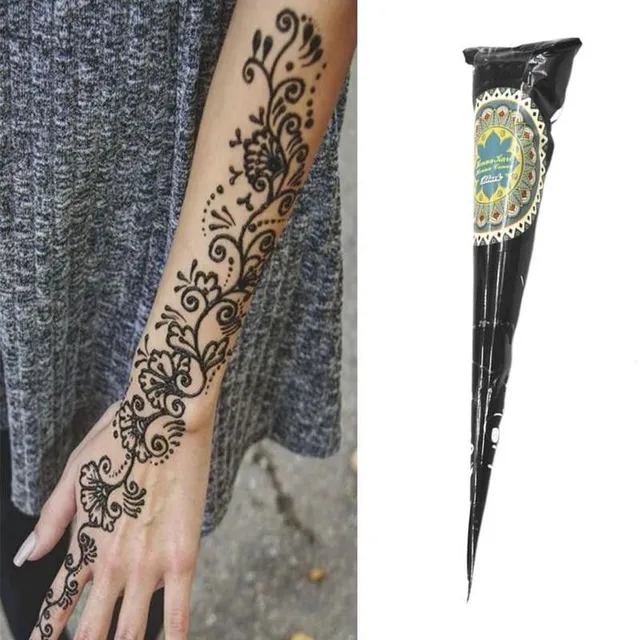 Natural henna for temporary tattoos