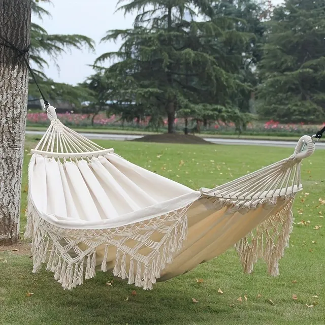 Swing net for outdoor relaxation