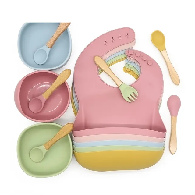 Detská silikónová farebná sada na jedlo - podbradník + prísavná miska a lyžice