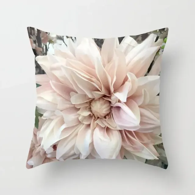 Gentle pillowcase with flower motif 45 x 45 cm