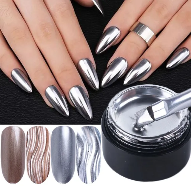 Beautiful nail polish with metallic effect