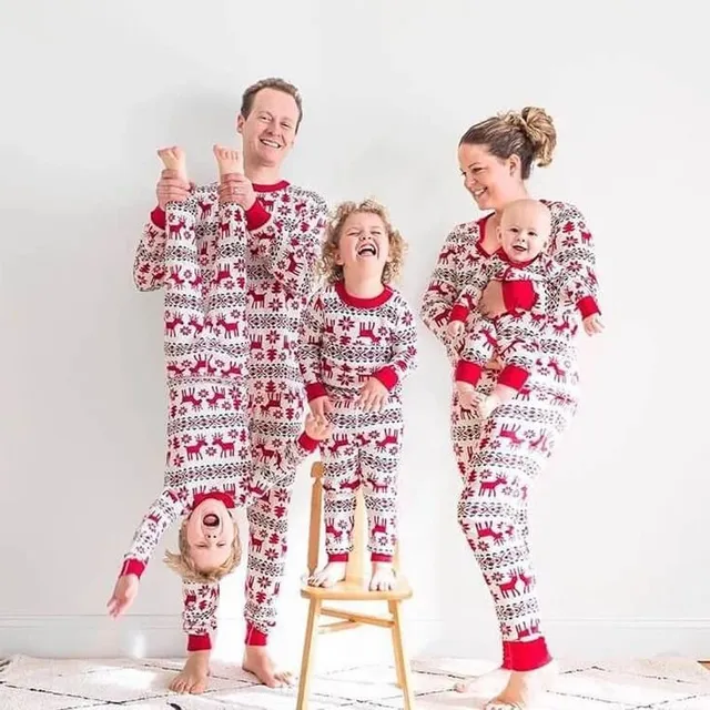 Pijamale de Crăciun pentru familie Holiday Home PJS Home Suit