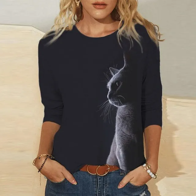 Beautiful women's T-shirt with a cat's motif