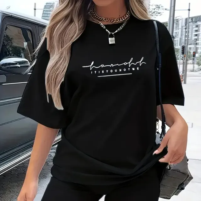 Cool two-piece set with print letters - T-shirt with round neckline and narrow shorts with high waist