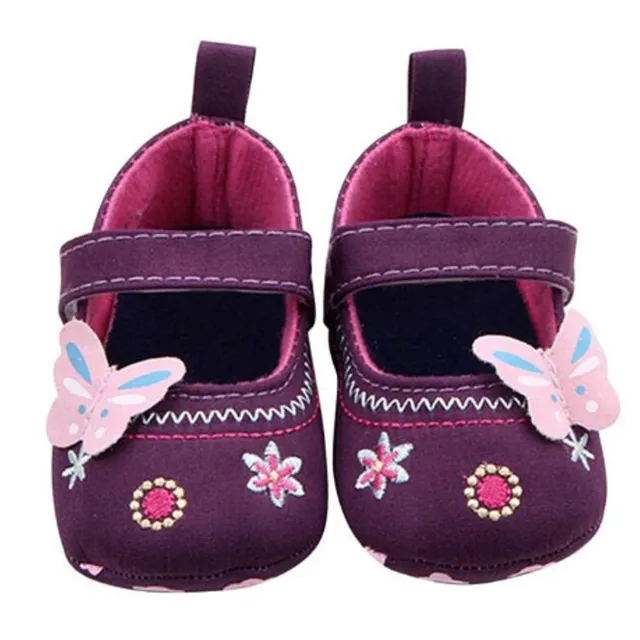 Papuci pentru fetițe cu fluturi