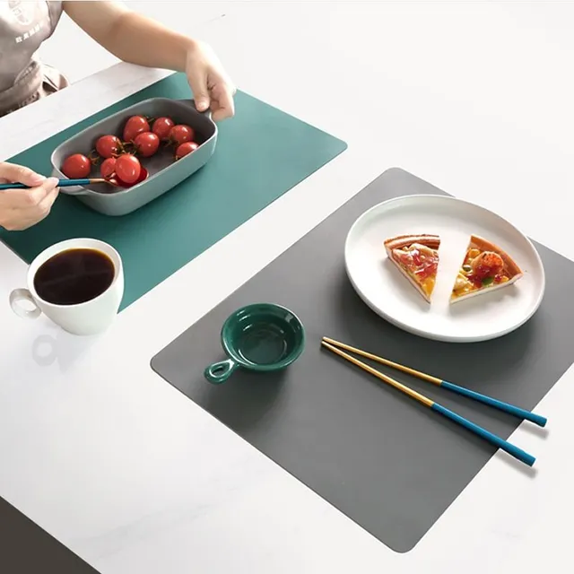 Silicone placemats in modern colours