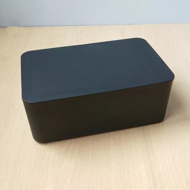 Stylová krabička na kapesníky a vlhčené ubrousky - udrží ubrousky vlhké, několik barevných variant