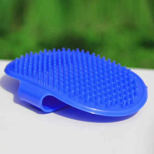 Rubber brush for brushing pets Devyn