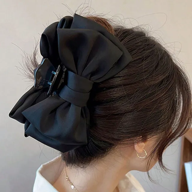 Cute hairpin with bow tie shape