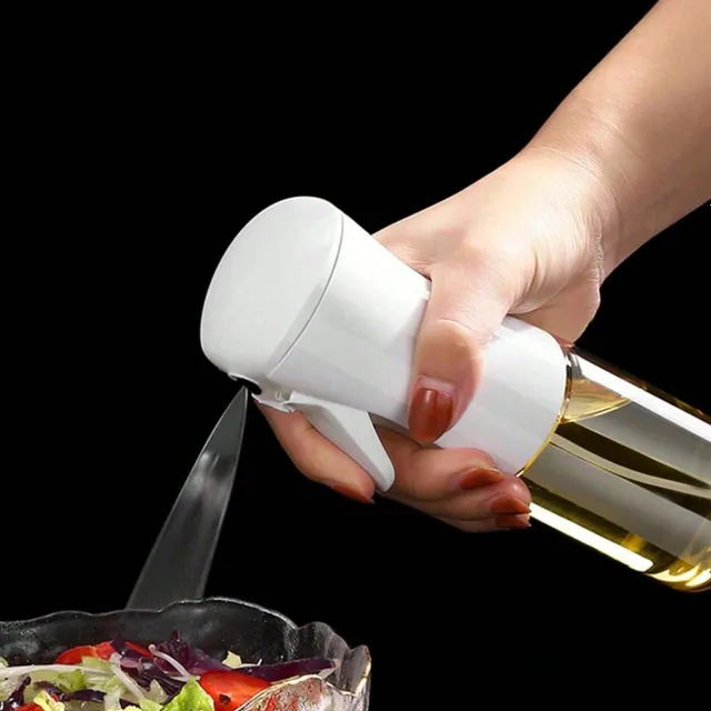 Modern oil sprayer with a capacity of 300 ml - versatile kitchen helper