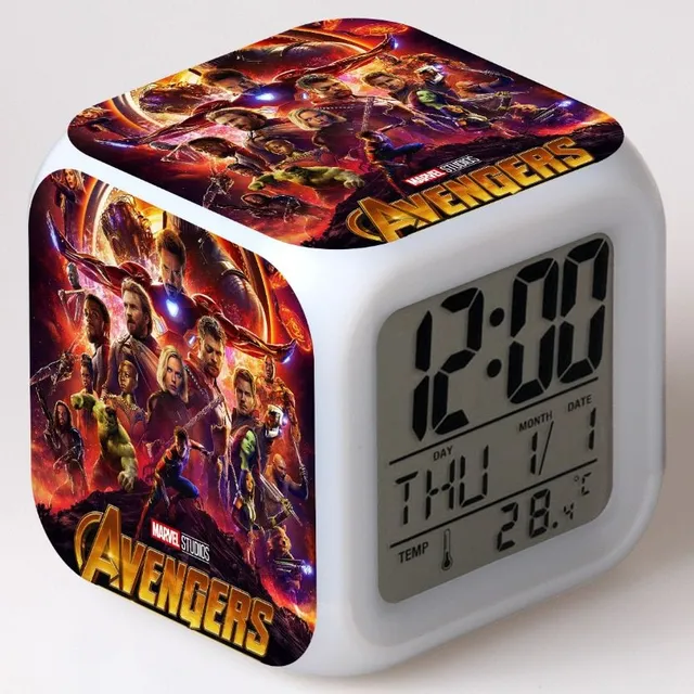 Ceas deșteptător cu motiv de la Avengers