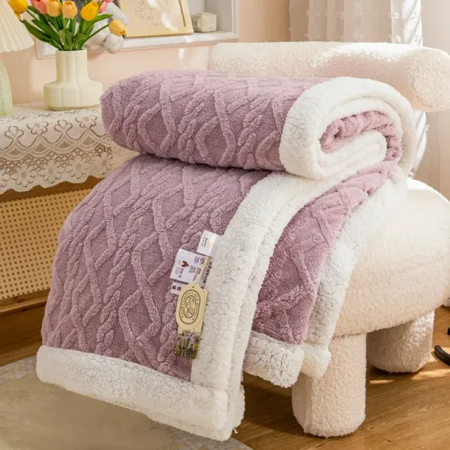 Warm and soft blanket made of wool and sherpa fleece, double-sided