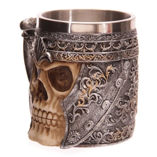 Skull-shaped mug in a beautiful design