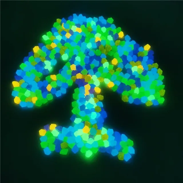 Kamienie do dekoracji doniczki kwiatowej - lśniące w ciemności