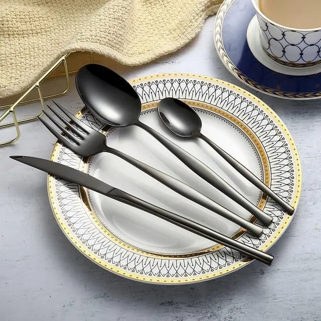 Cutlery in gold colour
