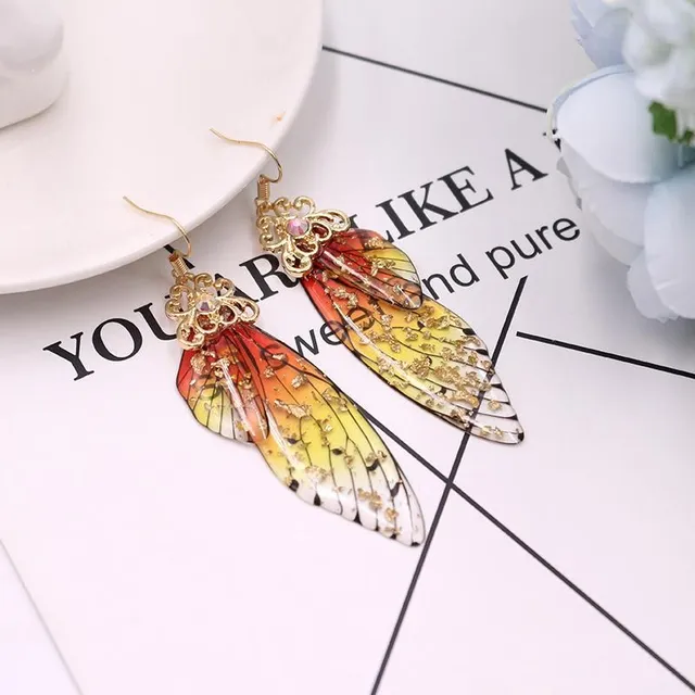 Earrings with butterfly wings