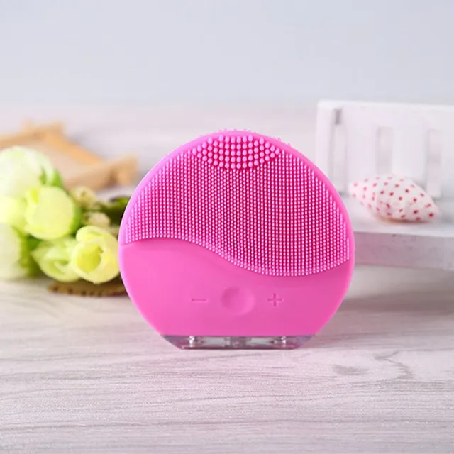 The revolutionary Lunar Play+ facial cleansing brush