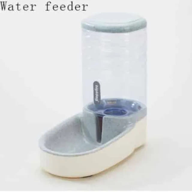 Powder dispenser for dogs or cats