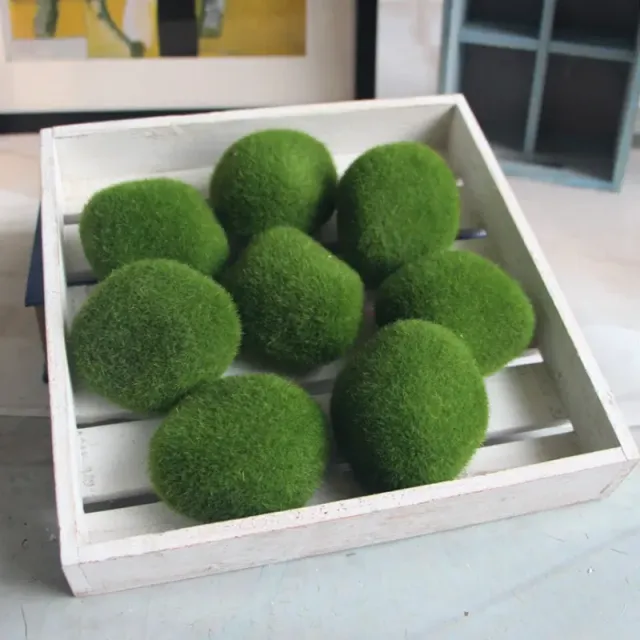 Designer stones with artificial moss - different sizes and shapes, 30 pieces