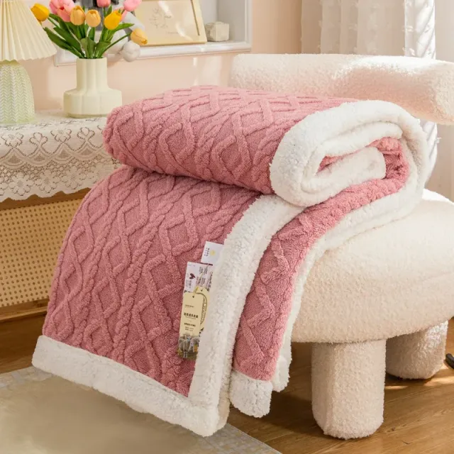 Warm and soft blanket made of wool and sherpa fleece, double-sided