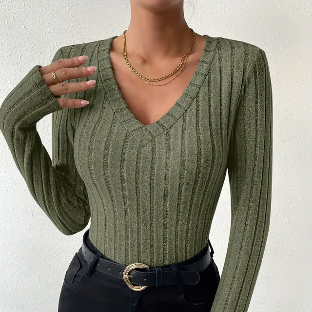 Women's T-shirt with V-neck and long sleeve made of ribbed knitwear - casual and comfortable top