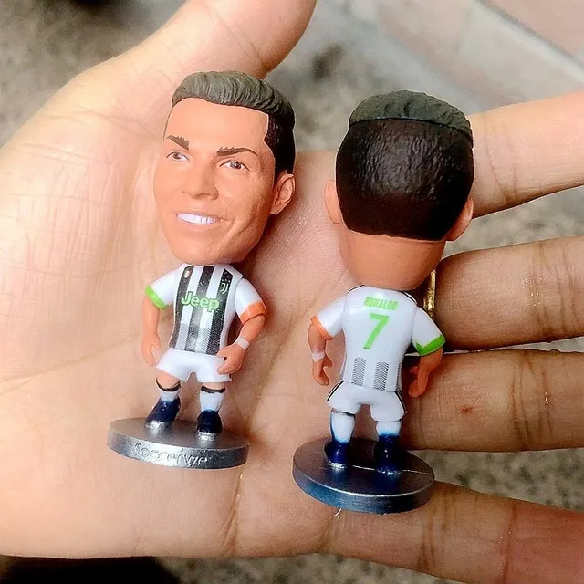 Figurine de diferite stele de fotbal