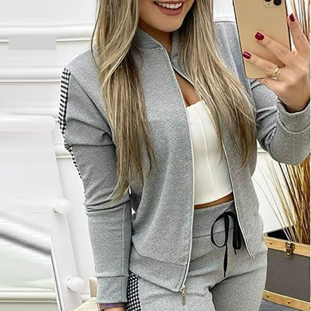 Women's tracksuit with plaid printing