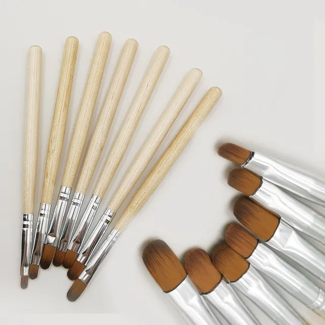 Brushes for nail modelling