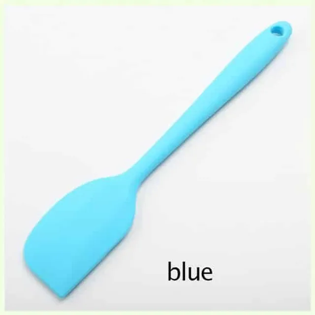 Silicone spatula to stir the dough