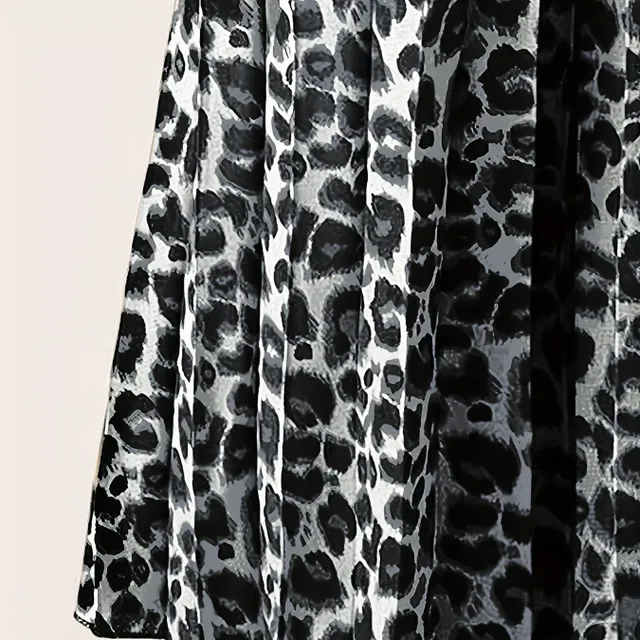 Women's pussy skirt with leopard pattern, elegant and-line cut