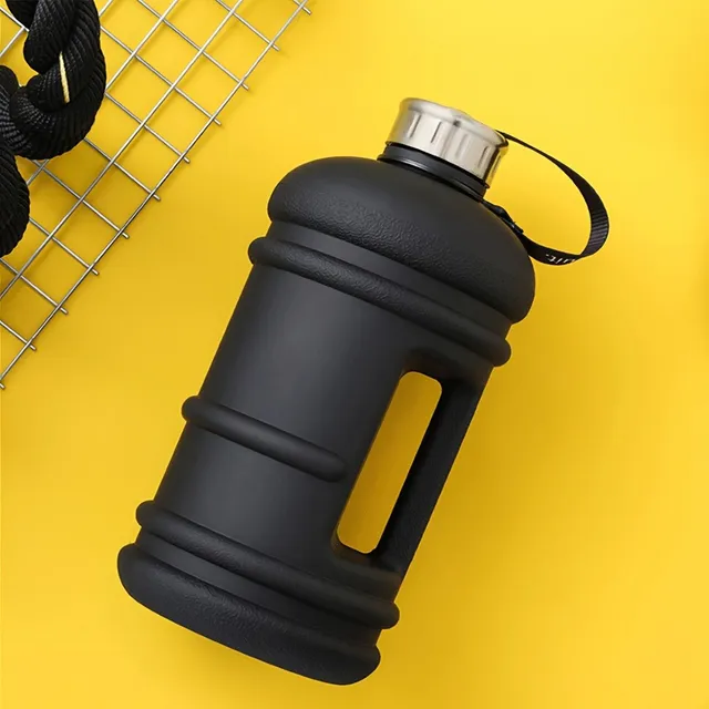 Bouteille d'eau sportive noire résistante de 2 l avec sangle, idéale pour la salle de sport