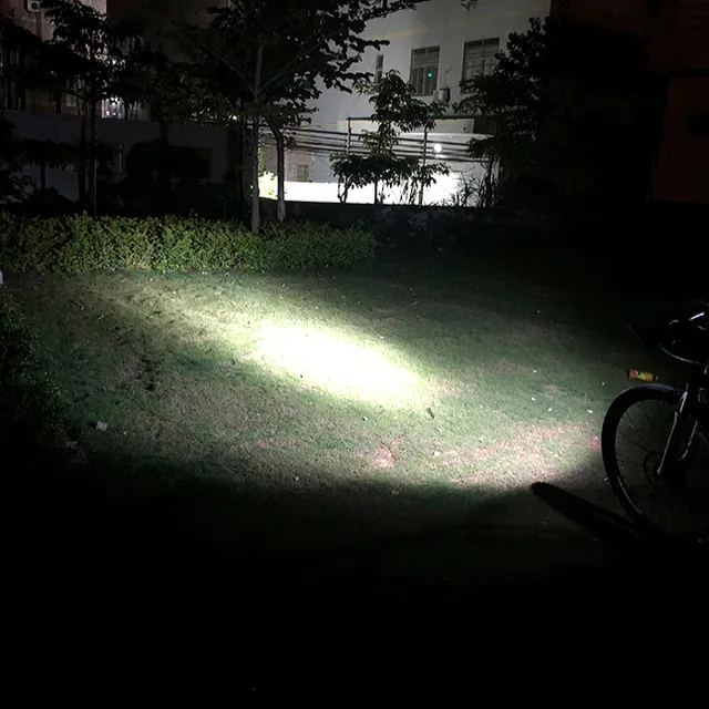 Wodoodporna lampa LED rowerowa