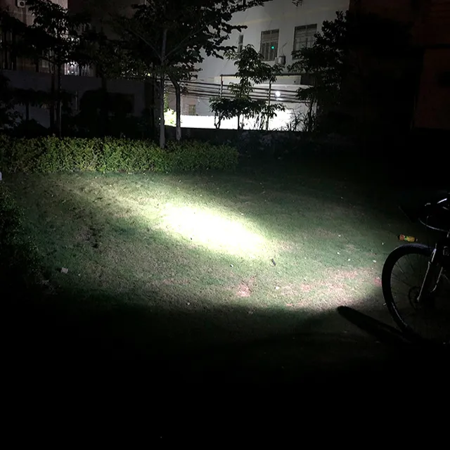 Dobíjecí vodotěsná cyklistická LED svítilna