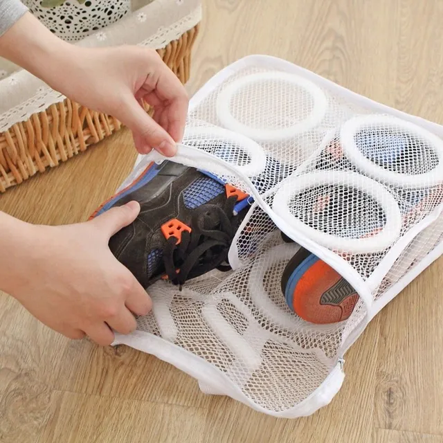 Shoe-washing bag