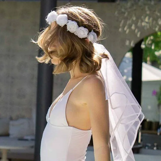 Beautiful wedding veil with headband - short