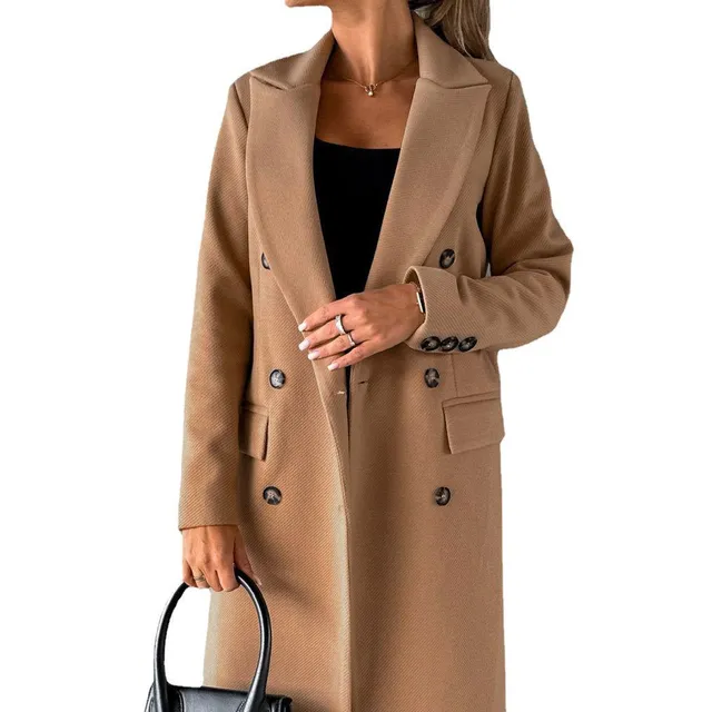 Double-breasted wool coat with long sleeves