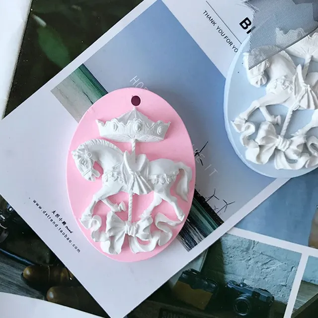 Silicone form for plaster casts of Gypsuma2 medallions - horse