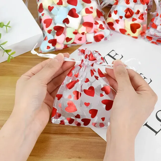 20 organic bags with red hearts for small gifts