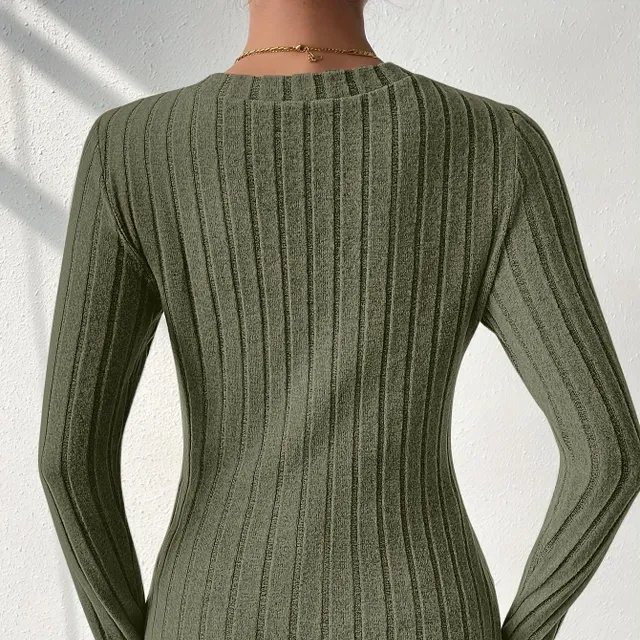 Women's T-shirt with V-neck and long sleeve made of ribbed knitwear - casual and comfortable top