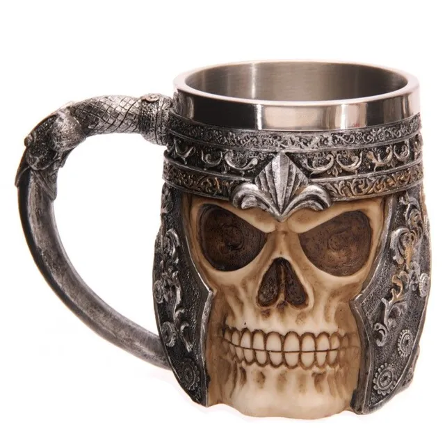 Skull-shaped mug in a beautiful design